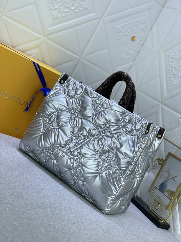L0vis Vvtt0n Onthego GM Silver 33Cm M21053
