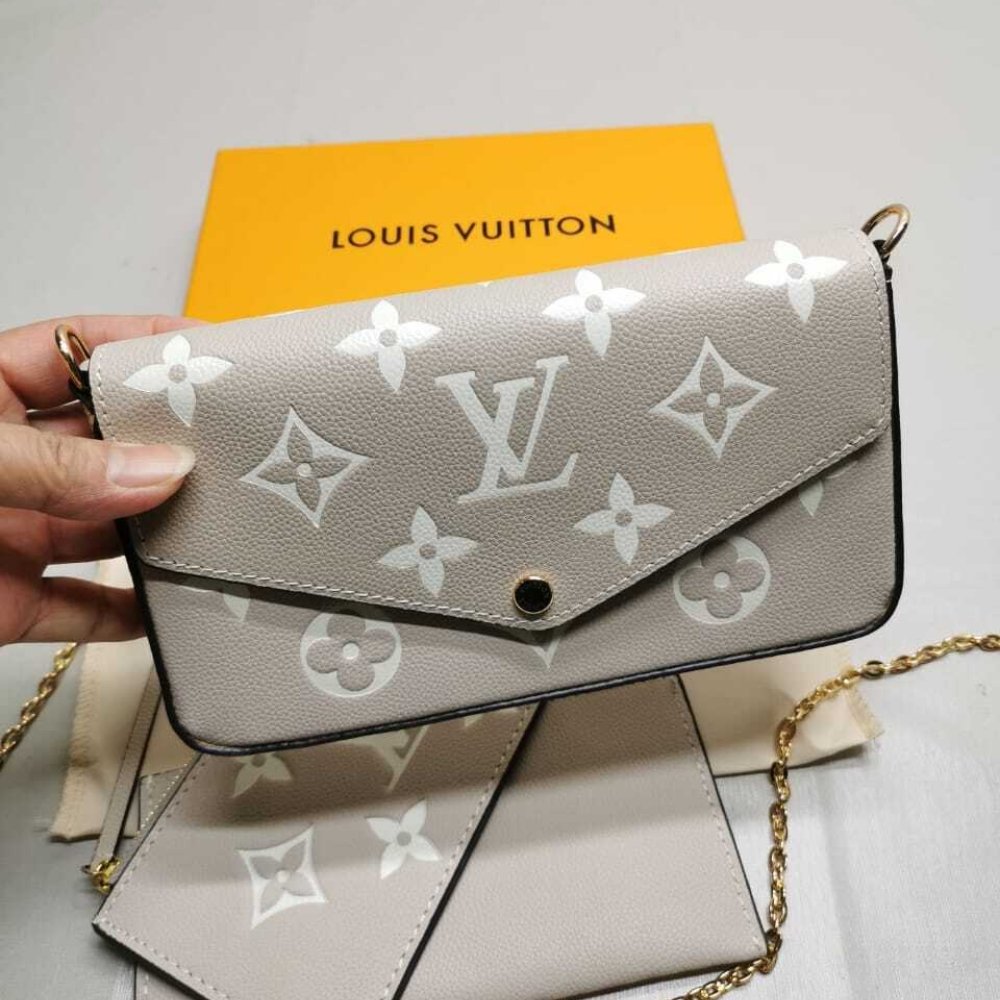 L0vis Vvtt0n Félicie Pochette Monogram Grey 21Cm M82610