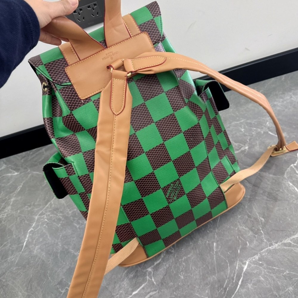 L0vis Vvtt0n Runway Christopher MM Backpack Green 44Cm N40564