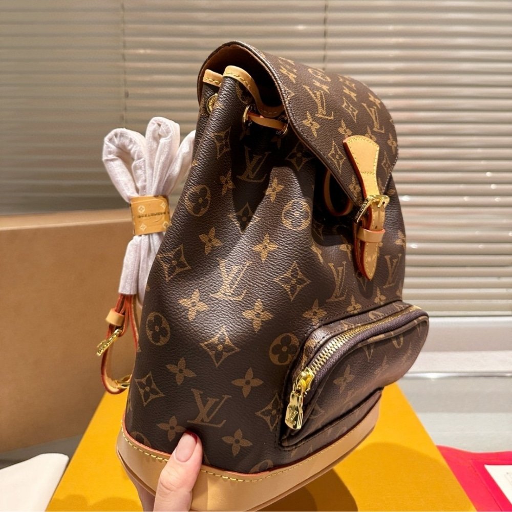 L0vis Vvtt0n Montsouris Daybag Backpack Monogram Leather Brown 26Cm M51136