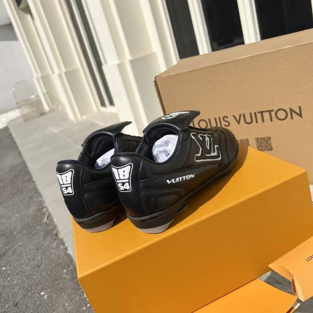 L0vis Vvtt0n Footprint Soccer Sneaker Black 1Ahai9