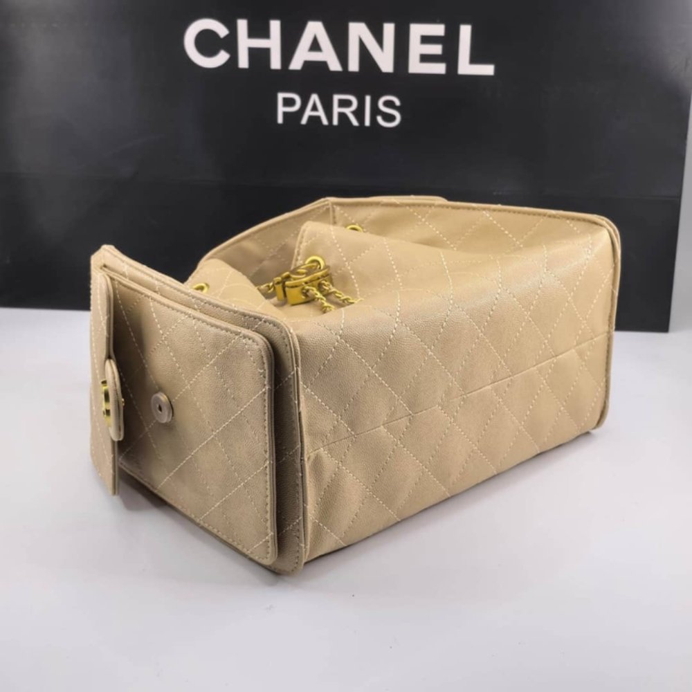 Ch**el 25 Small Handbag Grained And Gold Tone Metal Beige 26Cm