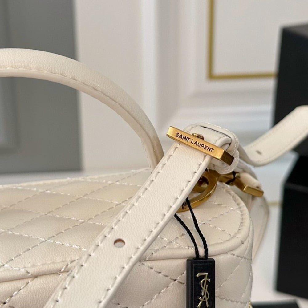Sa1nt Lau*nt Gaby Vanity Bag In Blanc Vintage 18Cm 7667311El079207