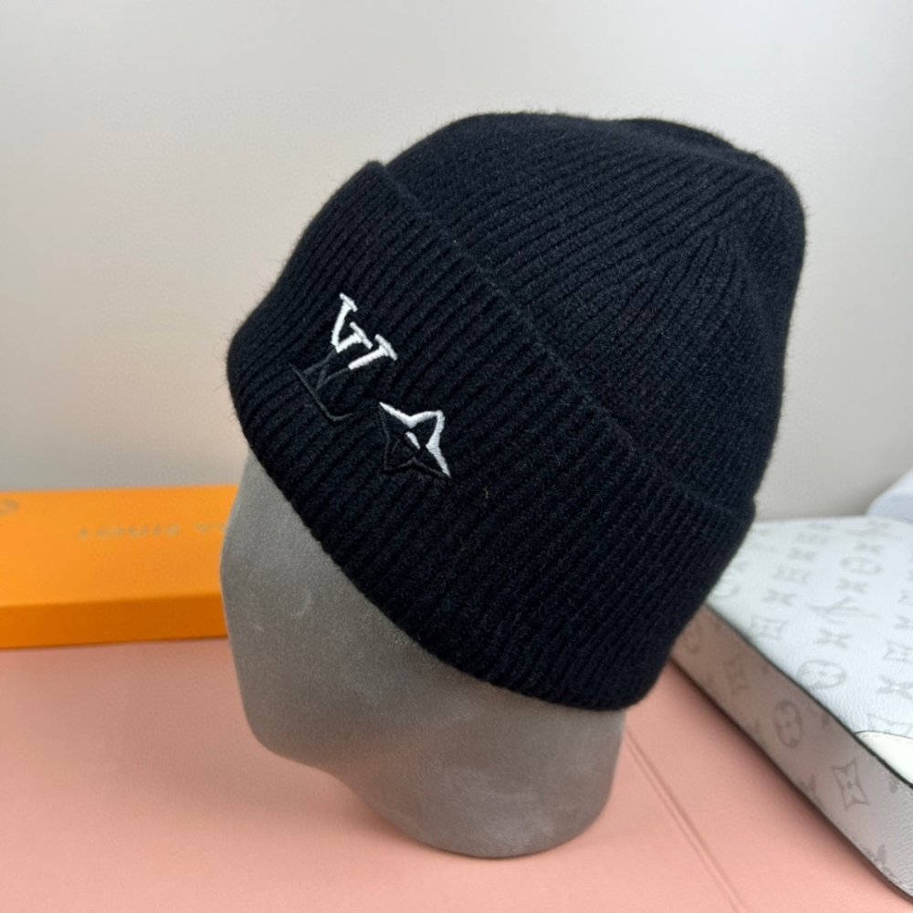L0vis Vvtt0n Lv Dual Beanie Black M79081