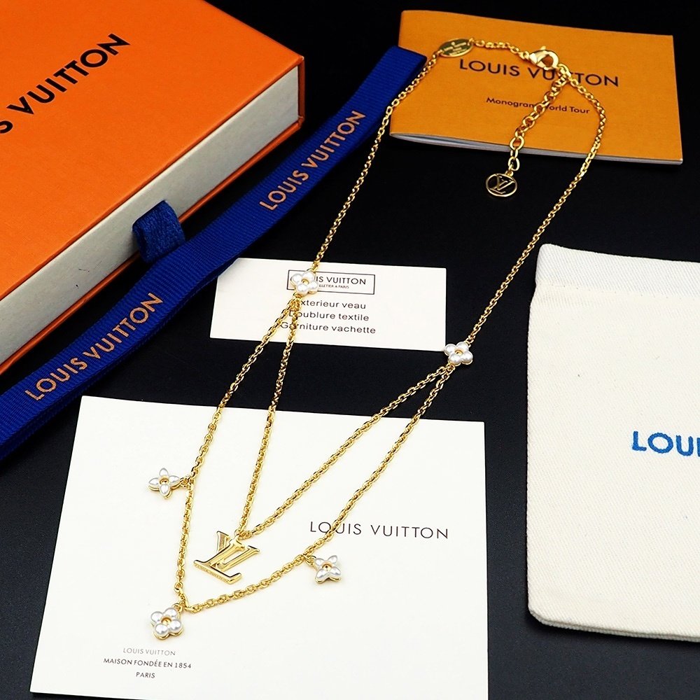 L0vis Vvtt0n Lv Floragram Necklace Gold M00981