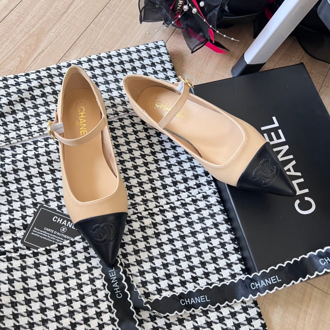 Ch**el Pointed Toe Doll Shoes With Gold Flower In Beige