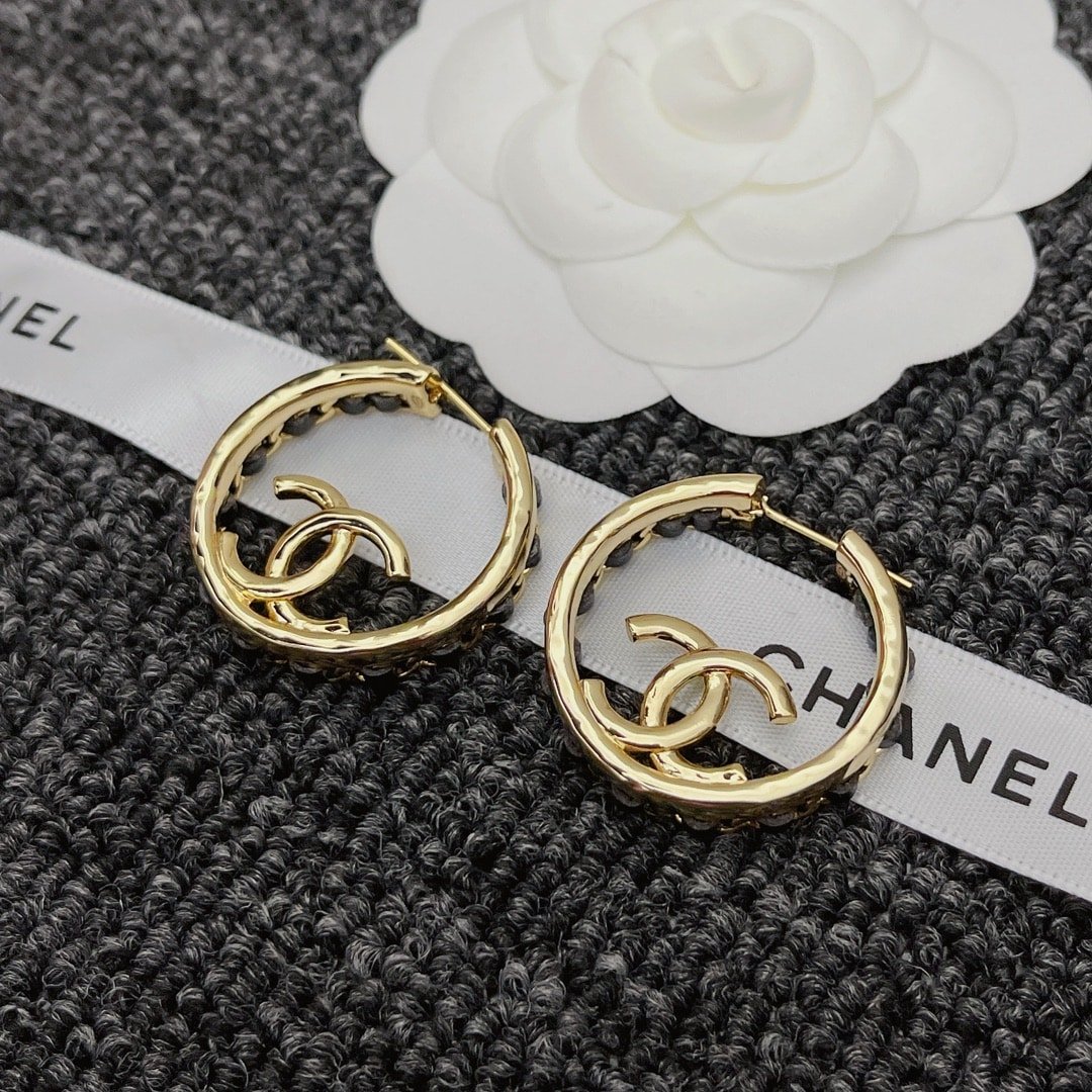 Ch**el Gold Toned Metal With Cc Logo