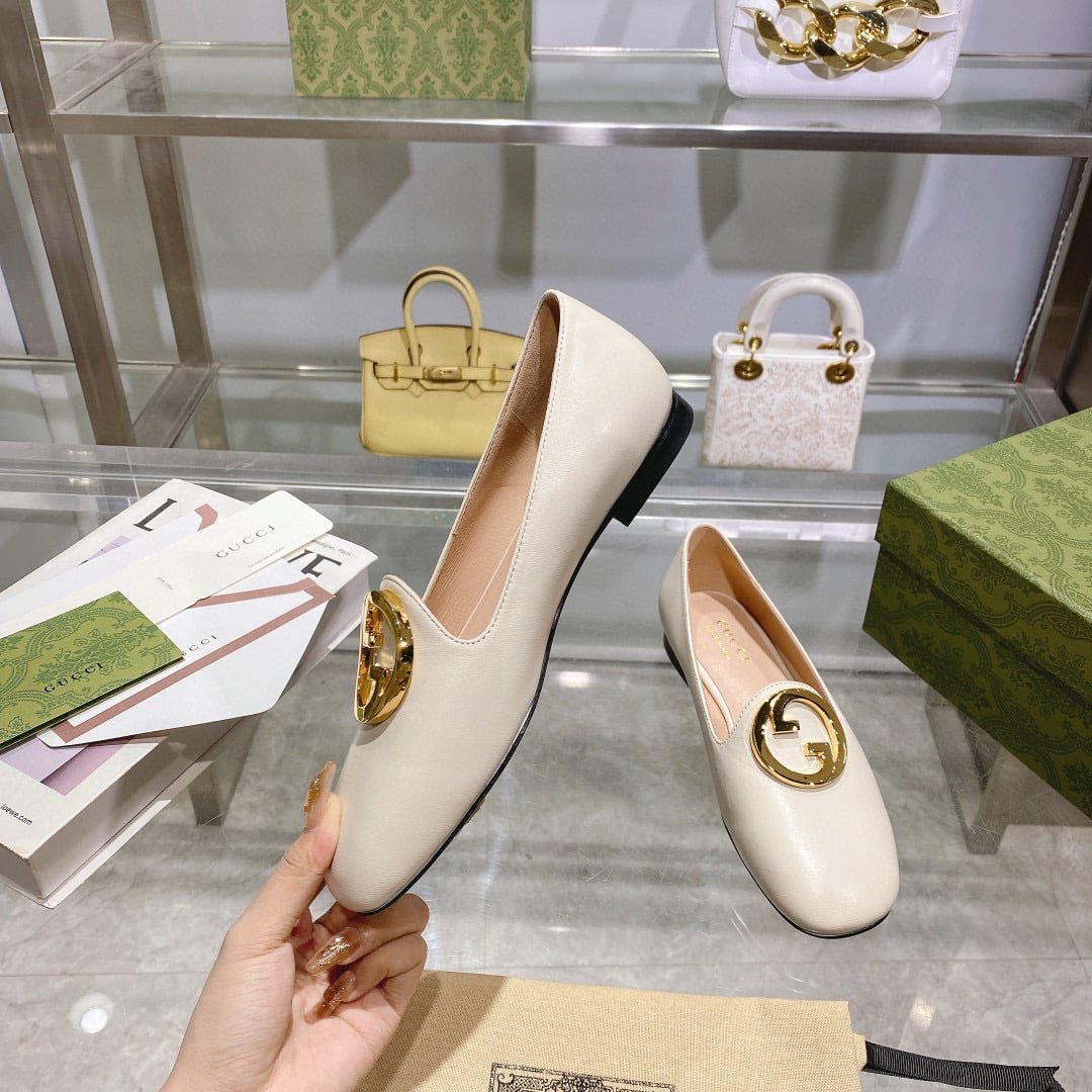 Gvc*1 Logo Plaque Loafers White 723395 C9D00 9022