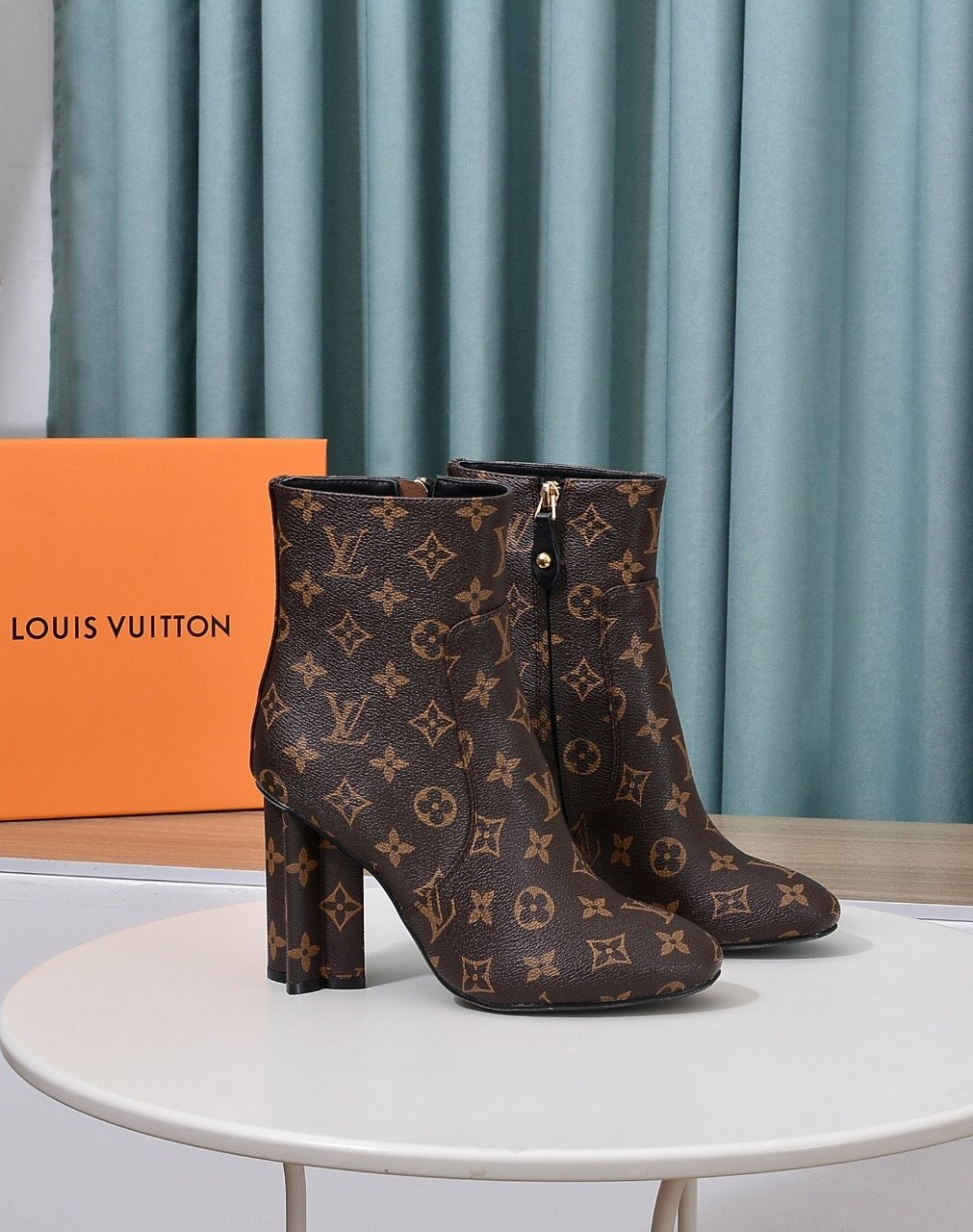 L0vis Vvtt0n Silhouette Ankle Boot Monogram Brown