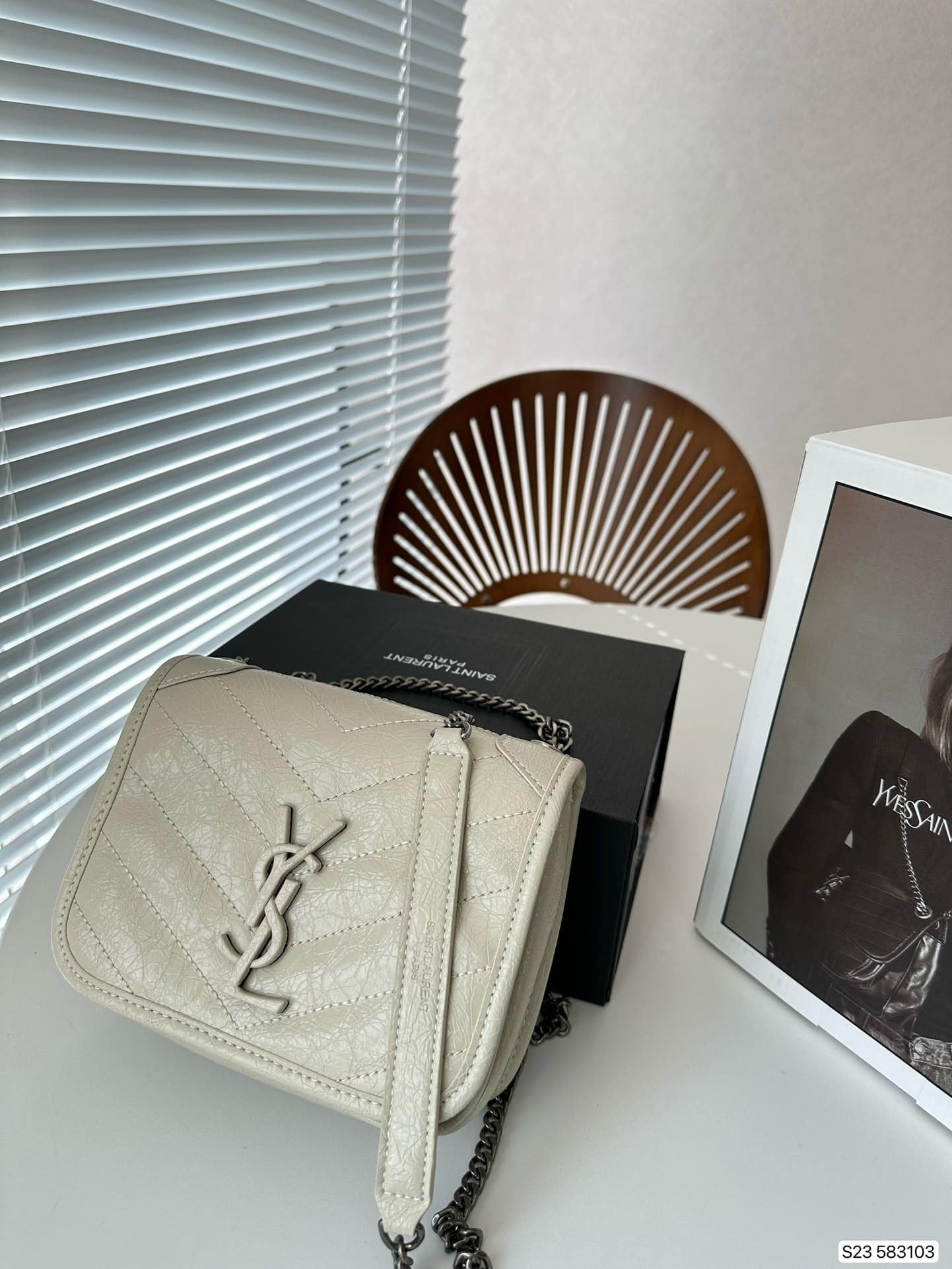 Sa1nt Lau*nt Niki Vintage Leather Chain Wallet Cream 19Cm