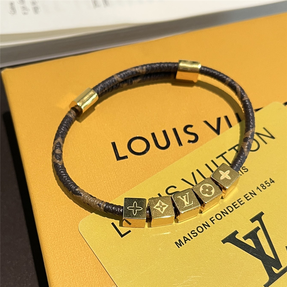 L0vis Vvtt0n Lv Cube Bracelet Monogram Brown M8918Z
