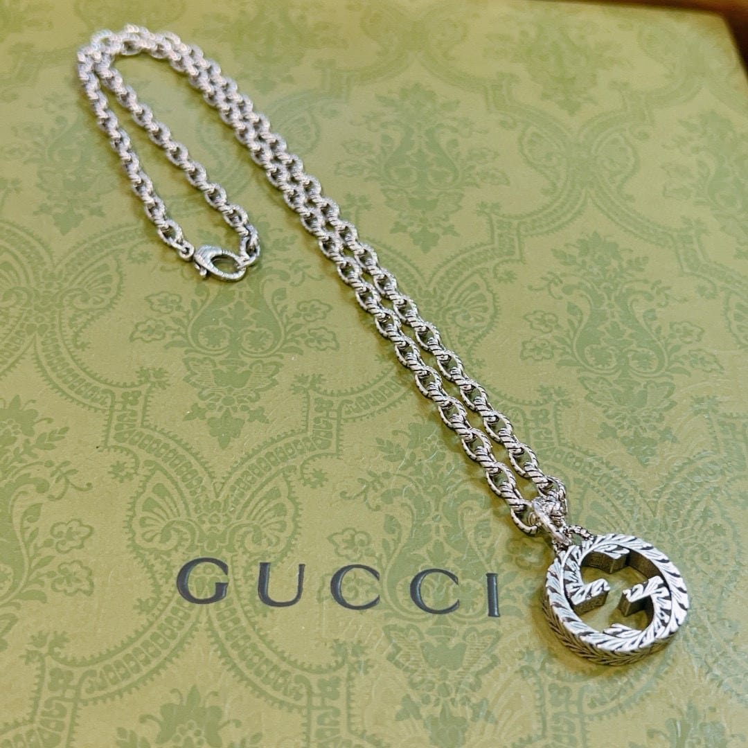 Gvc*1 Interlocking Pendant Necklace Silver ‎455307 J8400 0811